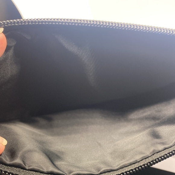 Victoria’s Secret Rainbow Sequin/Black Faux Pebbled Leather Cosmetic Bag/NWOT - Picture 5 of 5